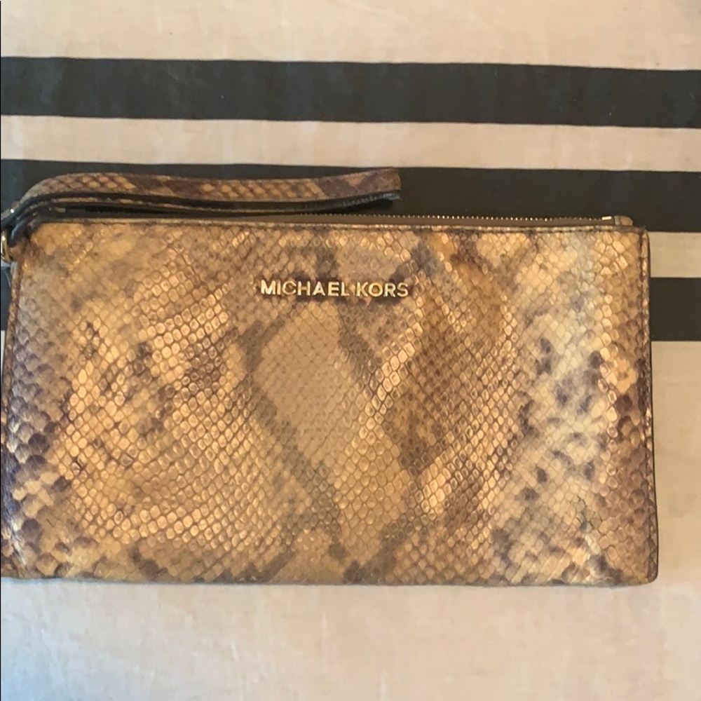 Michael Kors clutch snake print
